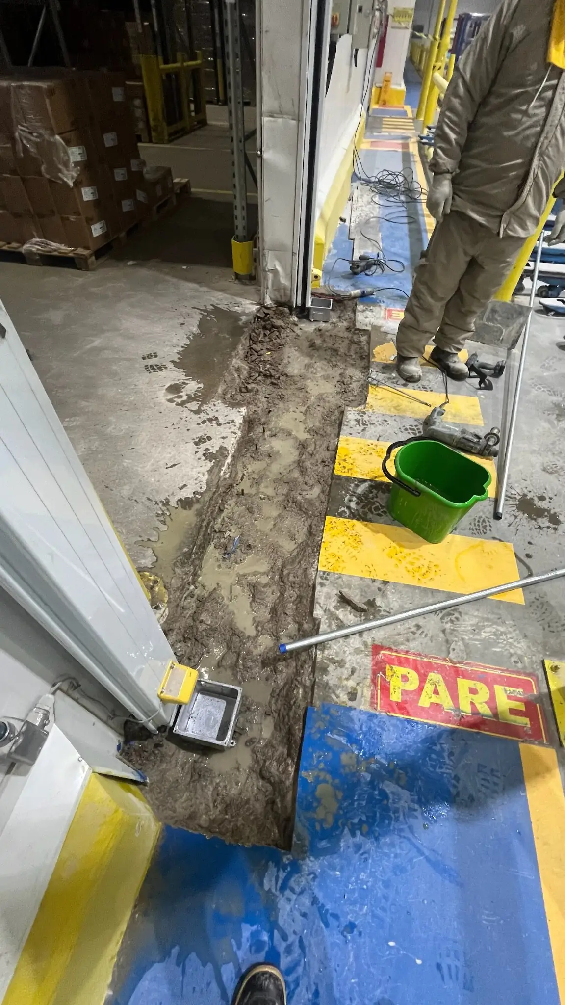 Reparo em Piso de Concreto - obra executada pela Angular Engenharia - foto 1