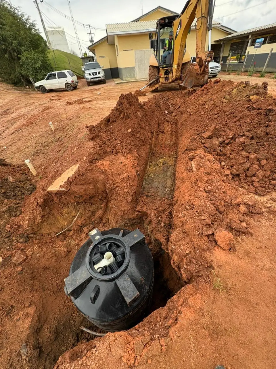 Instalação de Fossa Séptica - obra executada pela Angular Engenharia - foto 5
