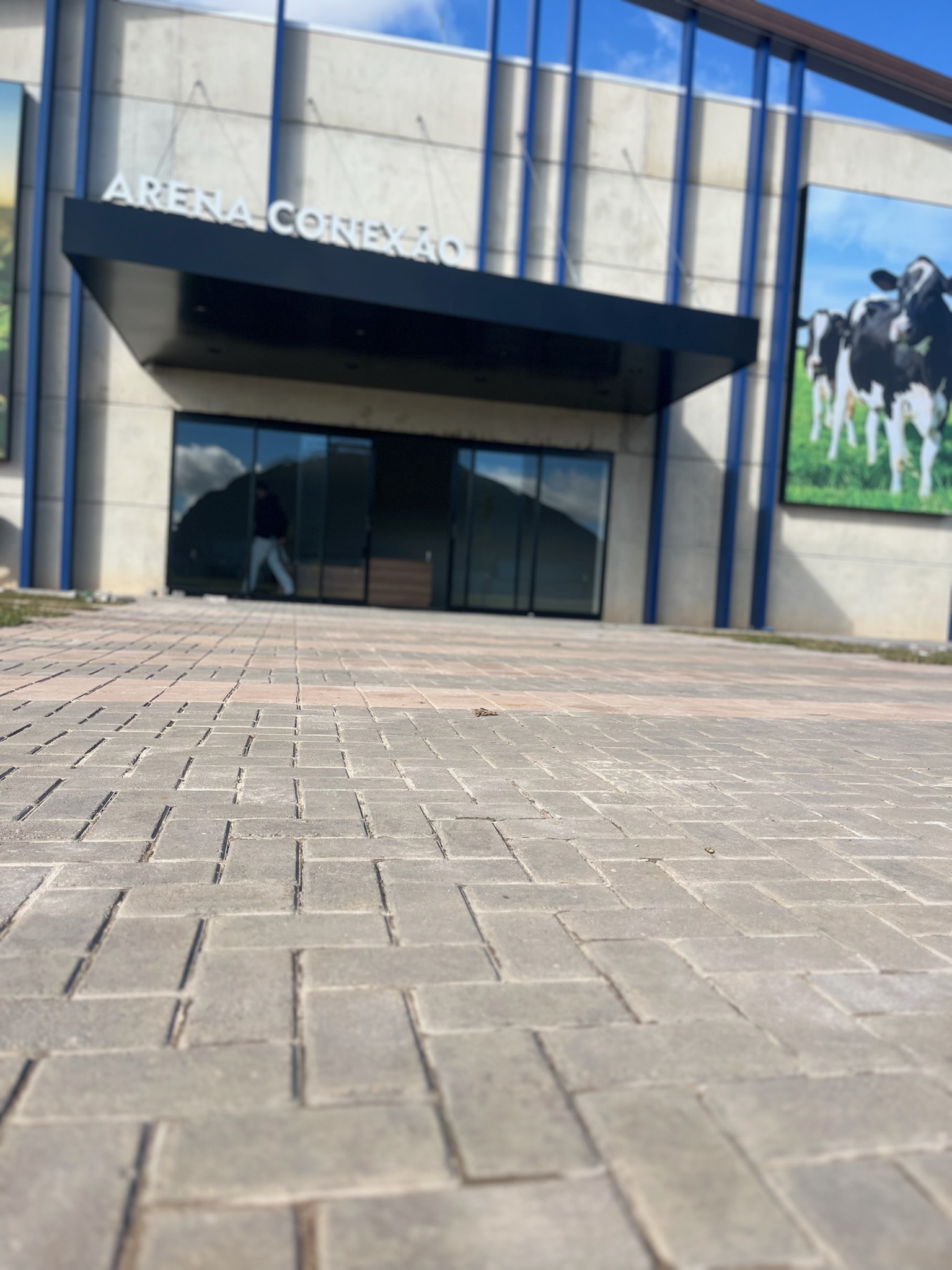 Instalação de paver no Expocenter - Castrolanda